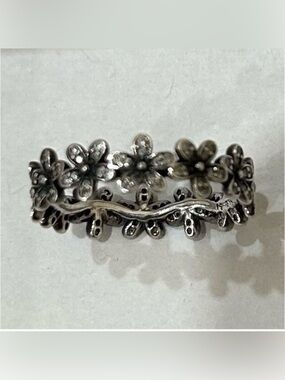 Clearance Pandora 925 Ale Sterling Silver Floral Band Ring